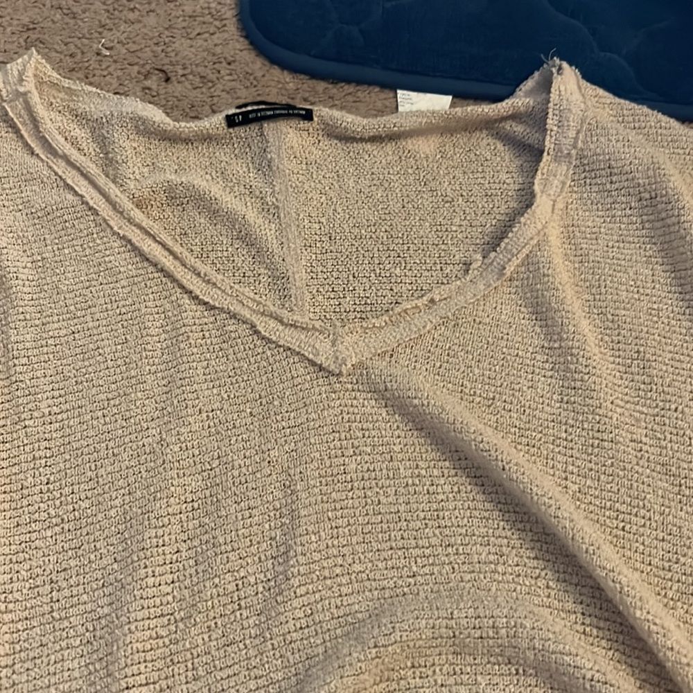 Out from under small top - Picture 5 of 8